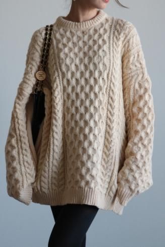 big silhouette cable knit sweater / ivory