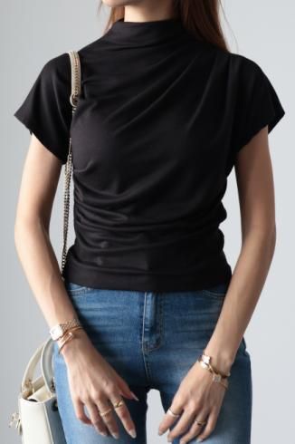 mock neck drape top / black