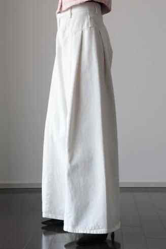 side tuck super wide denim pants / white