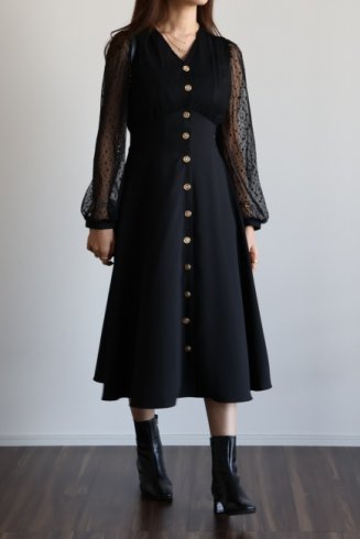 <img class='new_mark_img1' src='https://img.shop-pro.jp/img/new/icons14.gif' style='border:none;display:inline;margin:0px;padding:0px;width:auto;' />gold button tulle docking  high waste dress / black