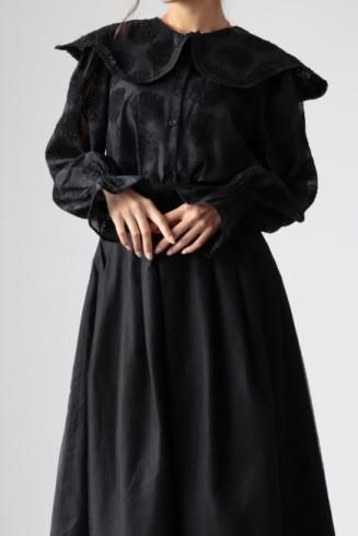 flat collar floral embroidery sheer blouse / black