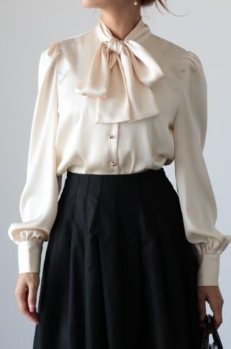 ribbon neck shiny crepe blouse / ivory
