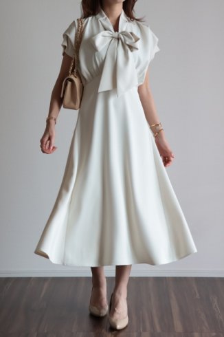<img class='new_mark_img1' src='https://img.shop-pro.jp/img/new/icons14.gif' style='border:none;display:inline;margin:0px;padding:0px;width:auto;' />PRE-ORDER2way ribbon neck high waist dress / ivory