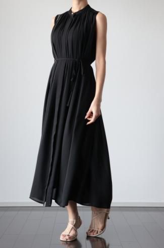 pearl button pleats long sack dress  / black