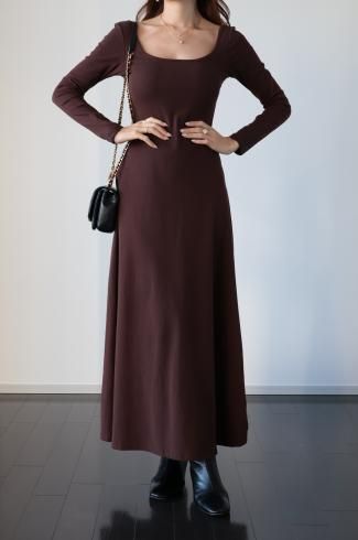 cup in U neck  A line long dress / brown