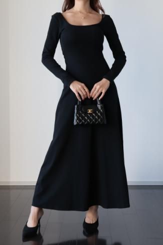 cup in U neck  A line long dress / black