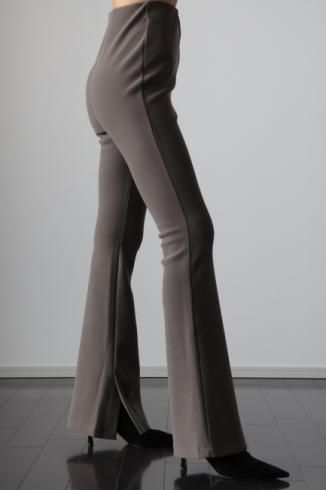 <img class='new_mark_img1' src='https://img.shop-pro.jp/img/new/icons56.gif' style='border:none;display:inline;margin:0px;padding:0px;width:auto;' />high waist stretch flare pants / warm gray