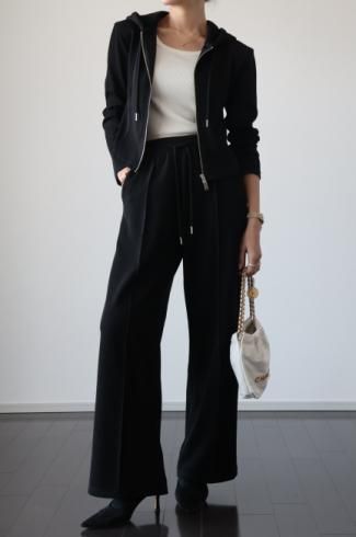 <img class='new_mark_img1' src='https://img.shop-pro.jp/img/new/icons14.gif' style='border:none;display:inline;margin:0px;padding:0px;width:auto;' />zip up hoodie & wide slacks pants set up jersey / black