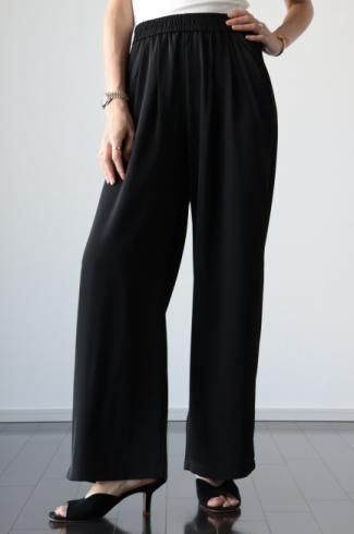 <img class='new_mark_img1' src='https://img.shop-pro.jp/img/new/icons14.gif' style='border:none;display:inline;margin:0px;padding:0px;width:auto;' />easy slacks pants / black
