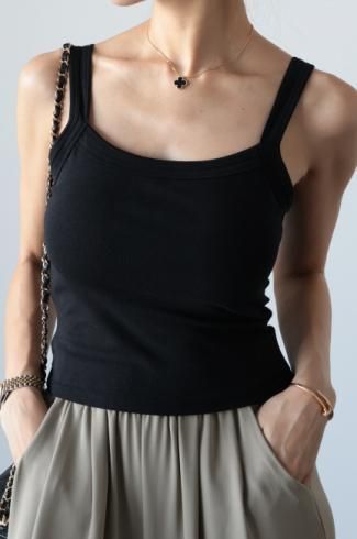 <img class='new_mark_img1' src='https://img.shop-pro.jp/img/new/icons14.gif' style='border:none;display:inline;margin:0px;padding:0px;width:auto;' />pat in square neck rib camisole / black
