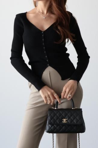 <img class='new_mark_img1' src='https://img.shop-pro.jp/img/new/icons14.gif' style='border:none;display:inline;margin:0px;padding:0px;width:auto;' />heart cut neck high gauge rib knit cardigan / black