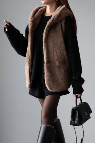 eco fur hoodie vest / brown