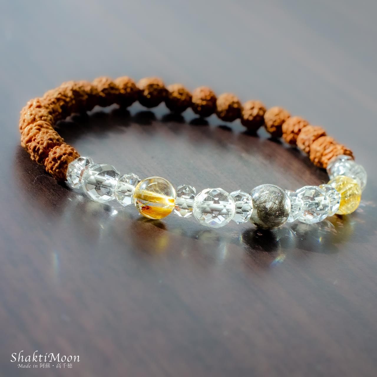 ✰︎‪ 琥珀 ✰ ✰︎　　ルドラクシャブレスレット　トップॐ ルドラクシャブレスレット（菩提樹の実） - 菩提樹の実・天然石