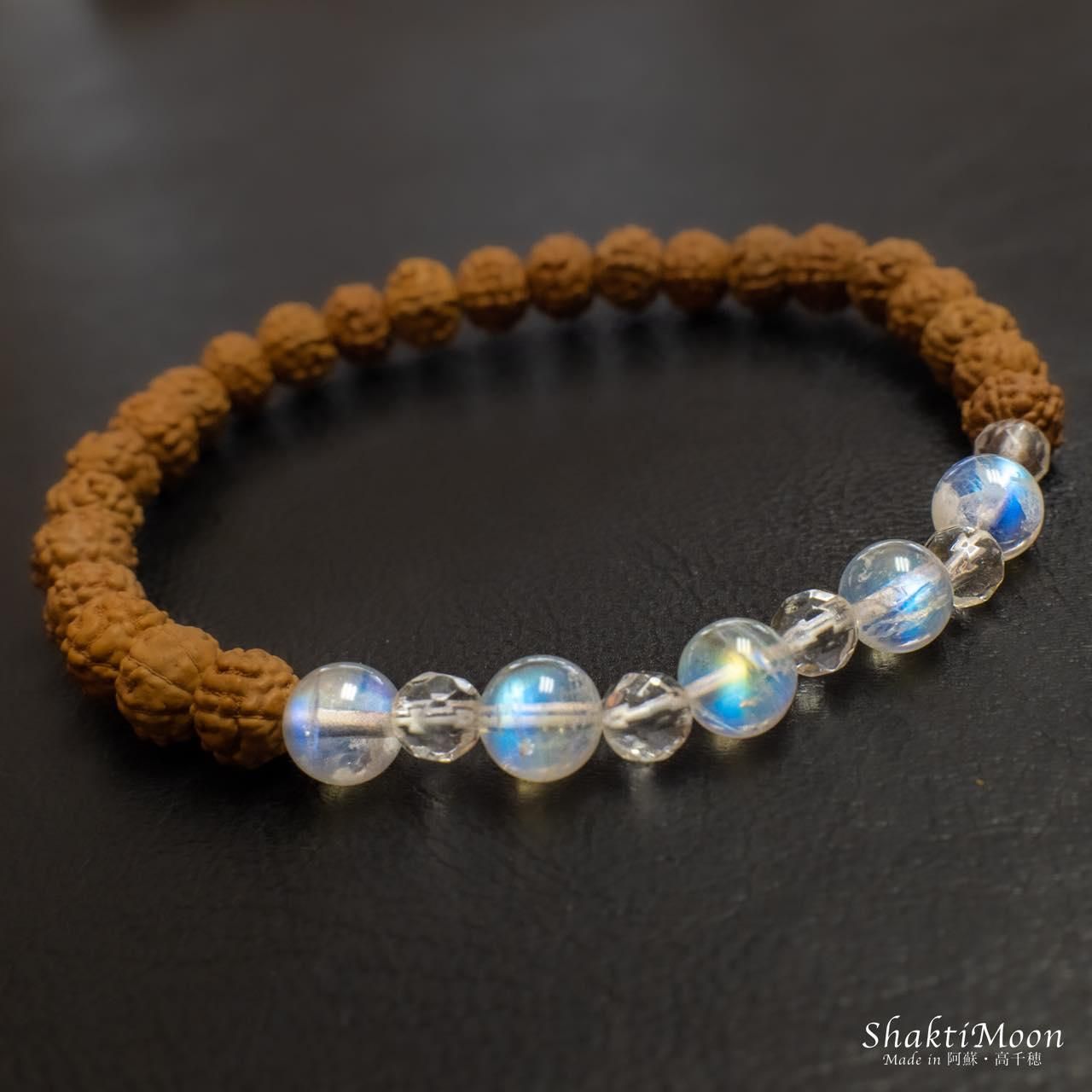 かな様用月の女神が創造した愛の守護石虹のロイヤルシャインブルー