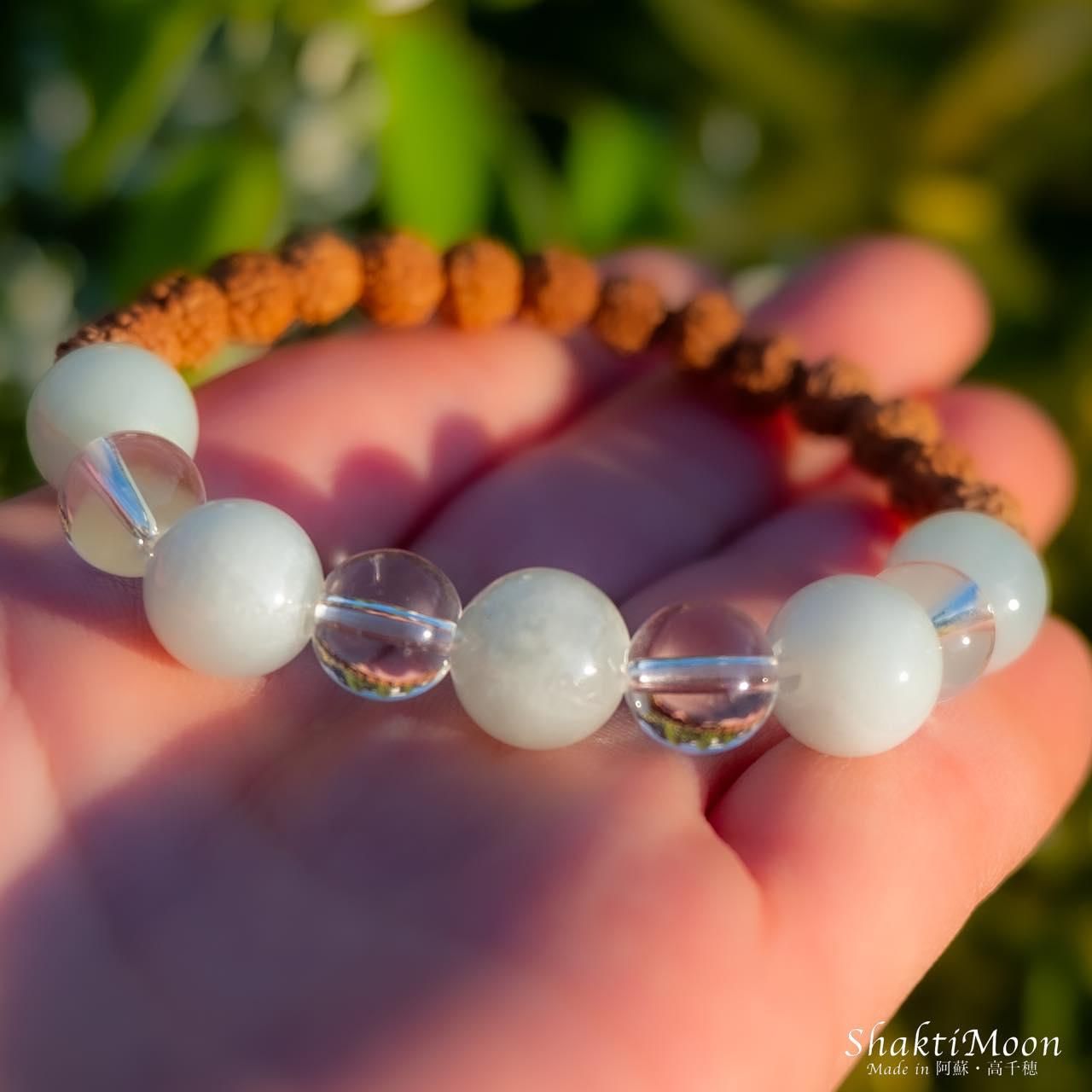 成功と繁栄のお守り！ライトグリーン！翡翠（ひすい） ×水晶