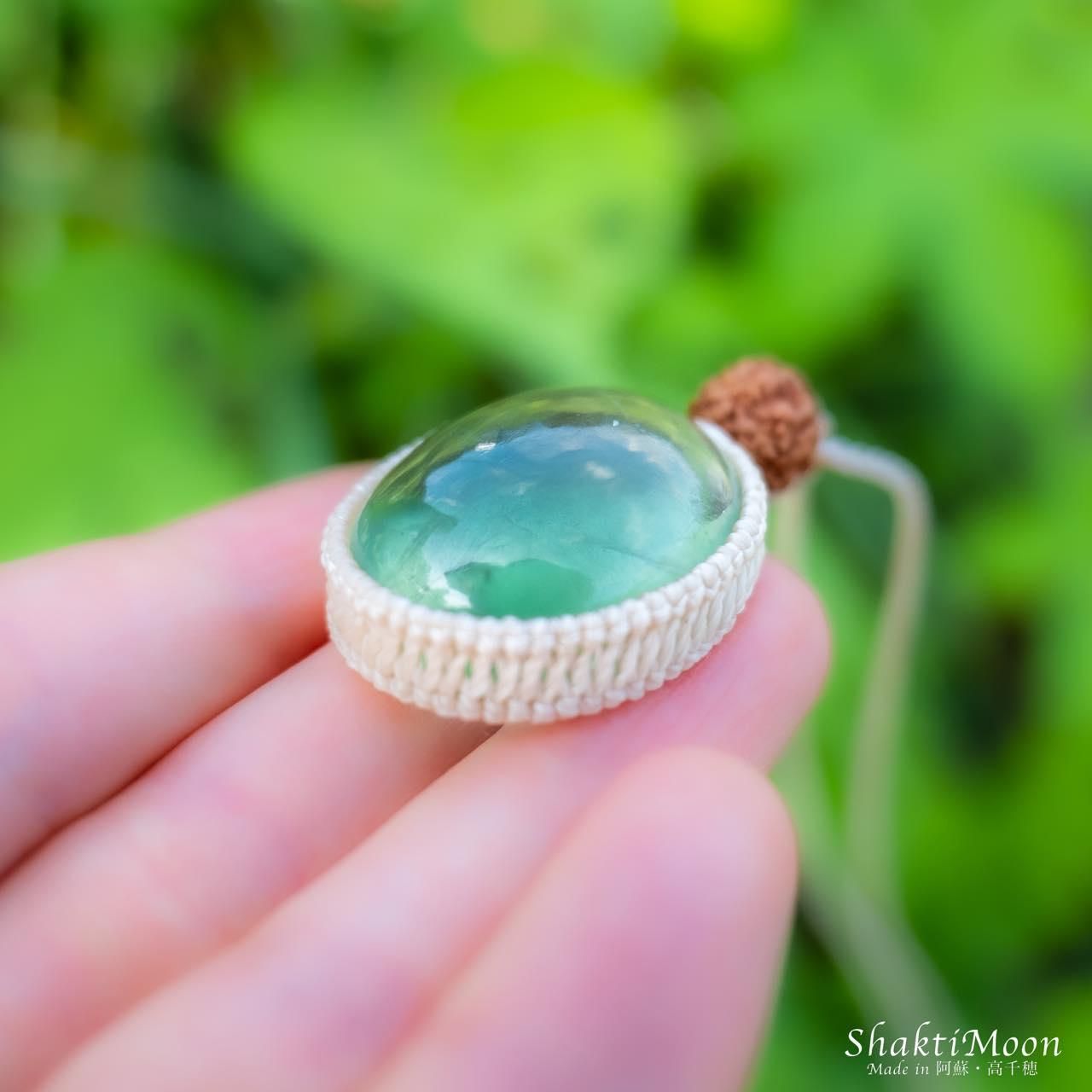 【エネルギー石】高次元からのメッセージを的確に受け取れるようになる✴︎黄金のハート 楽天市場】ゴールデンルチルクォーツ パワーストーン 天然石