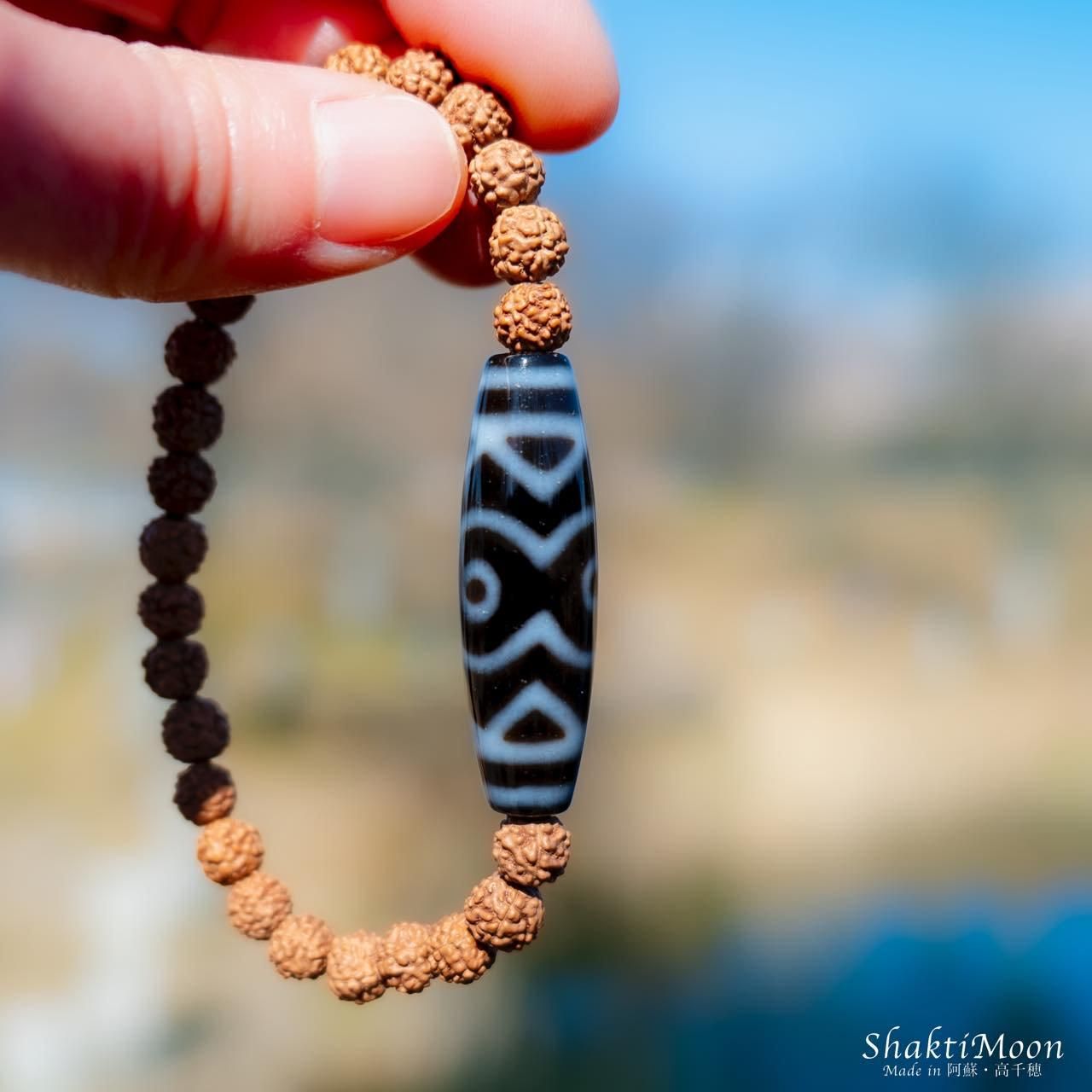 虎牙三眼天珠 逆境を乗り越える・成長と成功・金運・幸福・長寿・魔