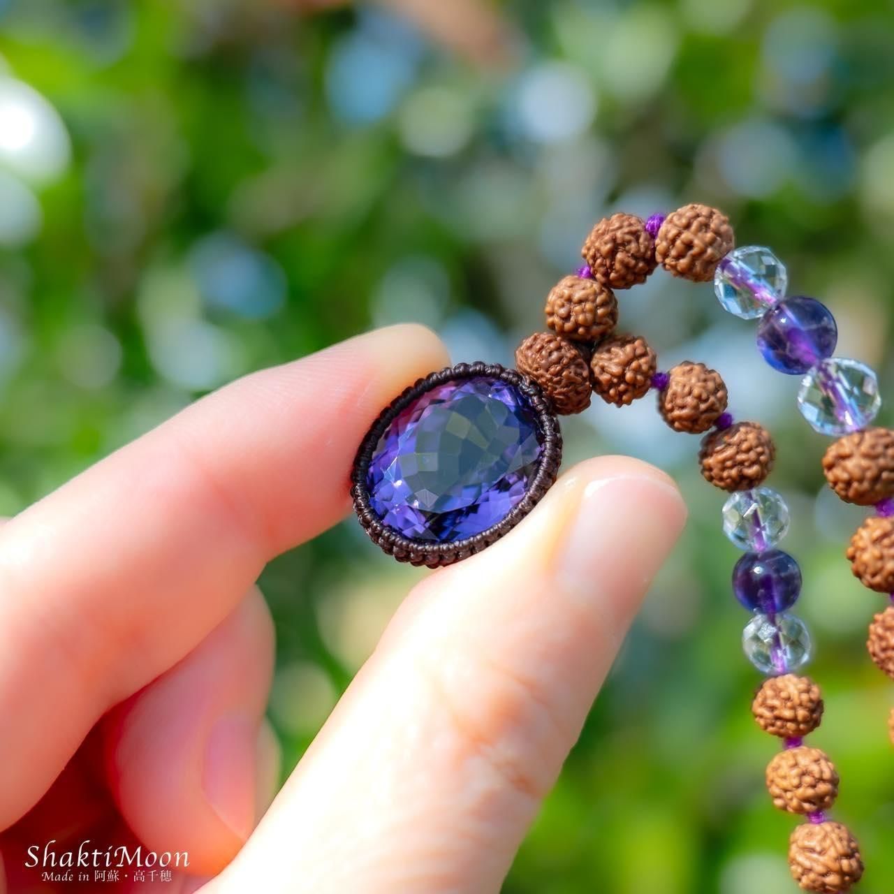 プラチナルチル 六角形カット オーロラ入ブルッカイト 奇跡の結晶 経営者のお守り ブルッカイト,プラチナルチルブレス,プラチナルチル