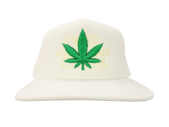 <img class='new_mark_img1' src='https://img.shop-pro.jp/img/new/icons8.gif' style='border:none;display:inline;margin:0px;padding:0px;width:auto;' />NOT YOUR CITY  SNAPBACK CAP WHITE