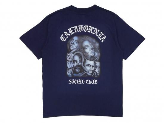 <img class='new_mark_img1' src='https://img.shop-pro.jp/img/new/icons8.gif' style='border:none;display:inline;margin:0px;padding:0px;width:auto;' />OG Wiro x California Social Club Collaboration T-Shirt Navy