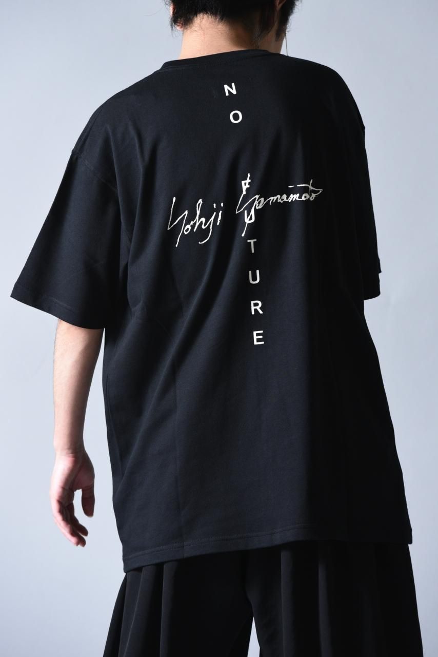 Yohji Yamamoto × NEW ERA TEE YY SIGN NO FUTURE - Ka na ta Yohji Yamamoto × NEW ERA TEE YY SIGN NO FUTURE - Ka na ta