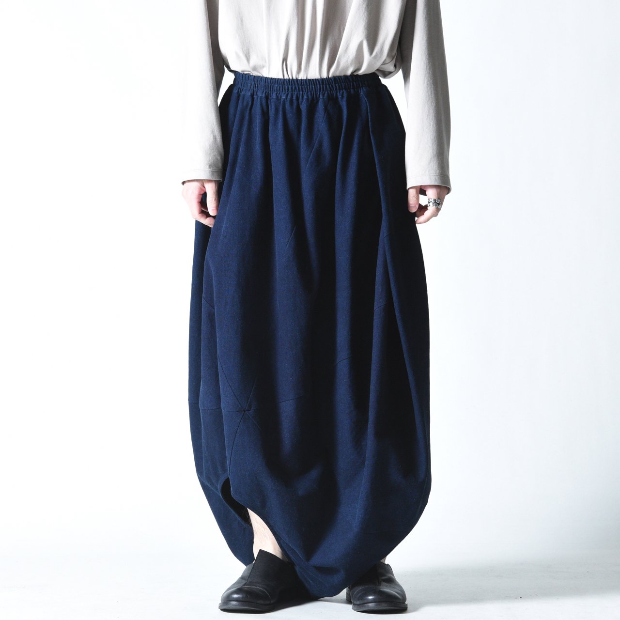 メーカー在庫少、売り切れ時はご容赦ください ka na ta long skirt