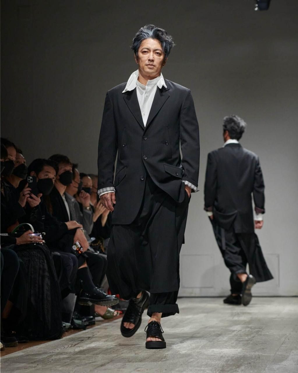 最安値で www.cadelfa.it Yohji ウレタン混ウールラップパンツ