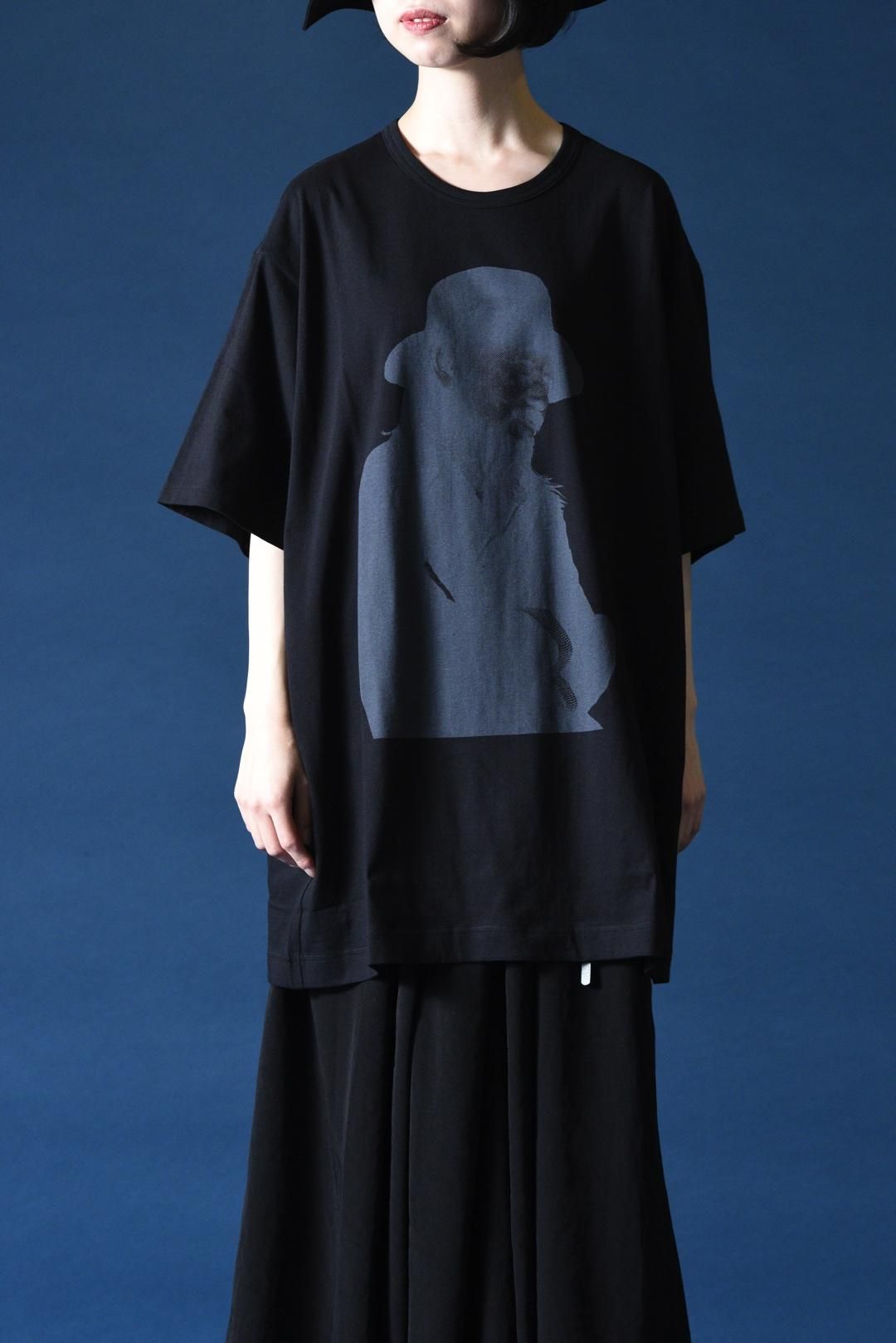 yohji yamamoto pour homme 山本耀司肖像画カットソー Yohji Yamamoto POUR HOMME 「山本耀司」プリントBIG-T - Ka na
