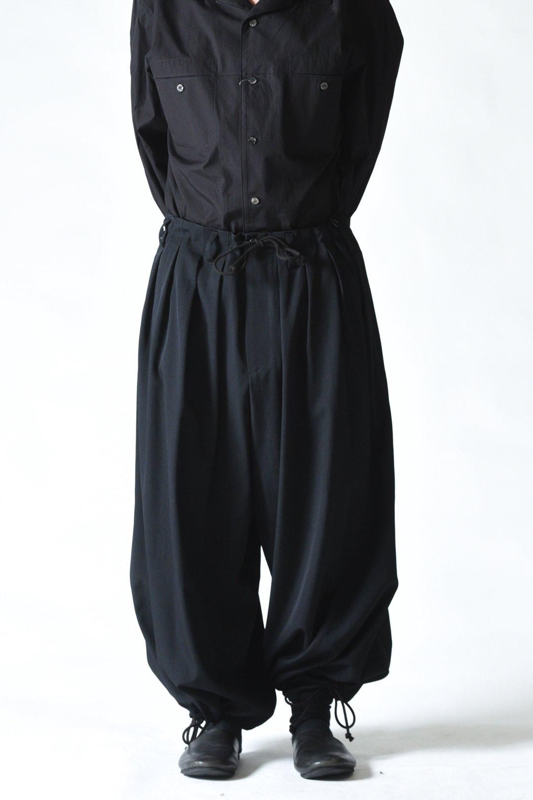 ルシ ウール、ポリ　ギャバジン　バルーンパンツ　洗い加工 STAFF STYLING｜THE SHOP YOHJI YAMAMOTO