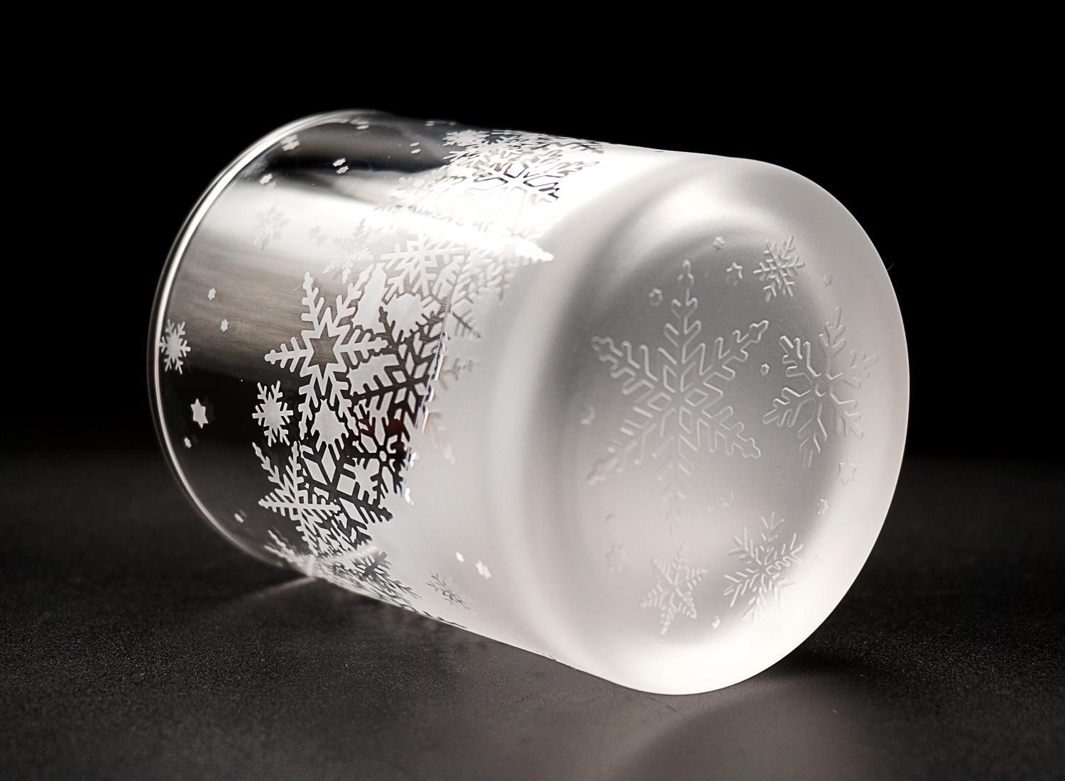 ClearSnow | 雪の結晶と星屑を彫刻した作品 - crafterior