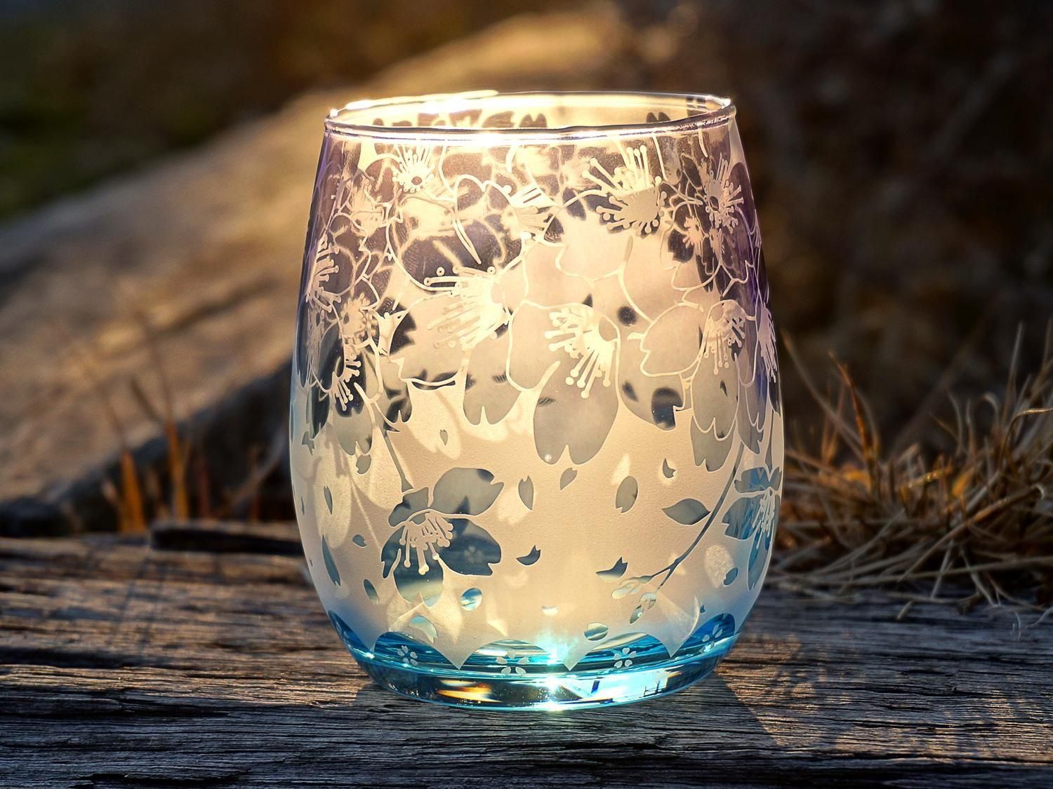 値下げ中！！　紫と金のガラス瓶　異国情緒溢れるファンタジーグラス　骨董　アート 楽天市場】根本硝子 江戸切子 蝴蝶 Hu-Die 金紫 ギフト オールド