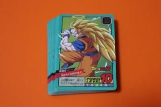 【値下げ】旧版ドラゴンボール　カードダスケース＆カード79枚　まとめ売り 値下げ】旧版ドラゴンボール カードダスケース＆カード79枚