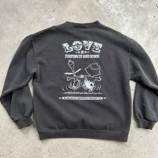 <img class='new_mark_img1' src='https://img.shop-pro.jp/img/new/icons14.gif' style='border:none;display:inline;margin:0px;padding:0px;width:auto;' />SEQUENZ  TP LOVE IS ... C/N SWEAT / å 磻ɥ륨å PEANUTS (BLACK) CHARLIE BROWN