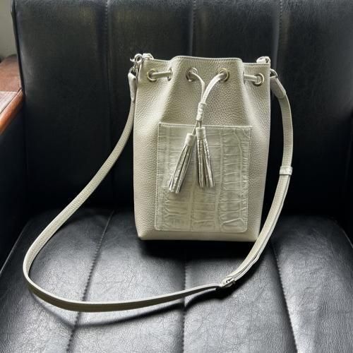 クロコダイル巾着ショルダーバッグ/ホワイトパール - 『皮革に製品