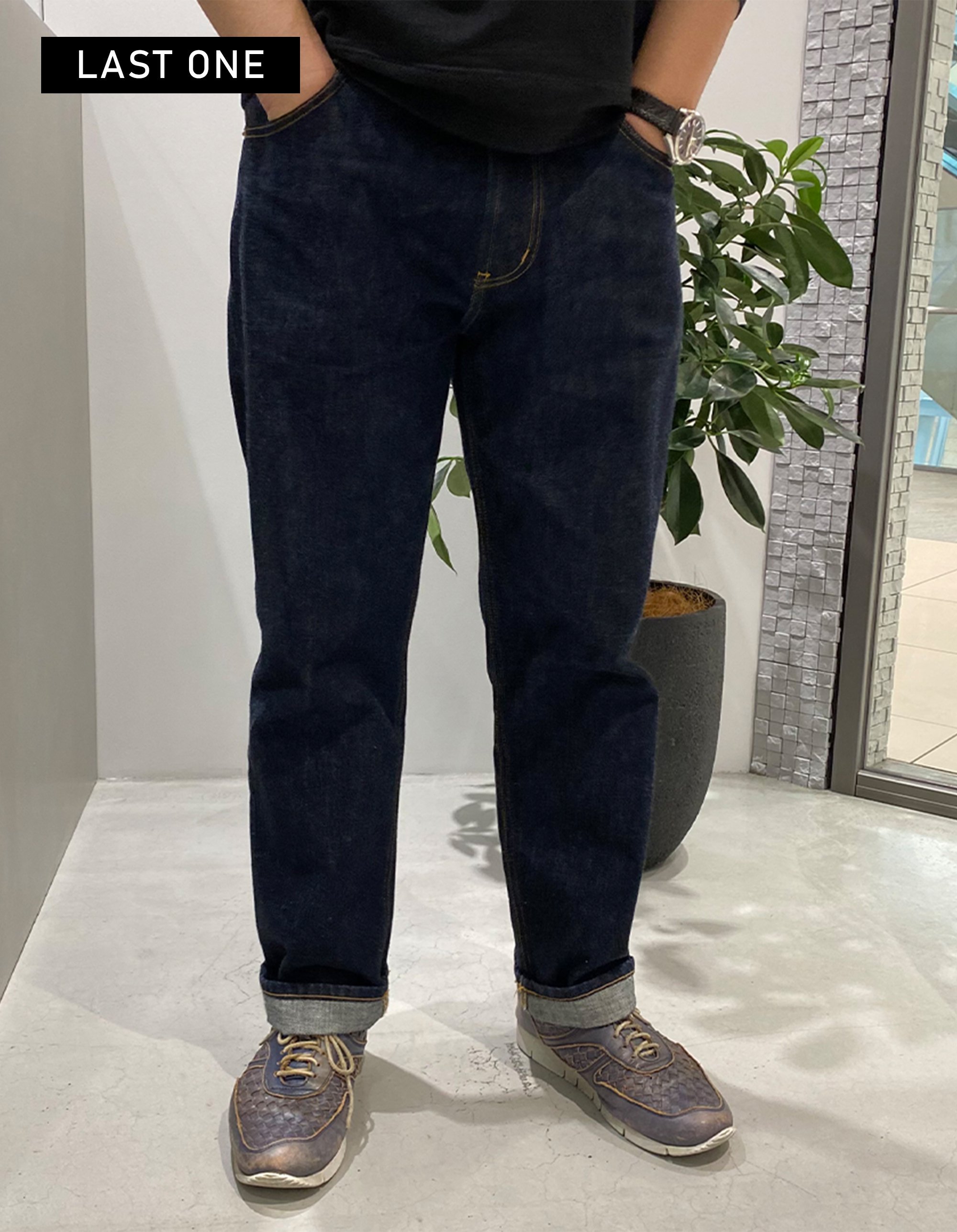 【DONDUP】japanese model loose-fit jeans in selvedge denim<img class='new_mark_img2' src='https://img.shop-pro.jp/img/new/icons20.gif' style='border:none;display:inline;margin:0px;padding:0px;width:auto;' />