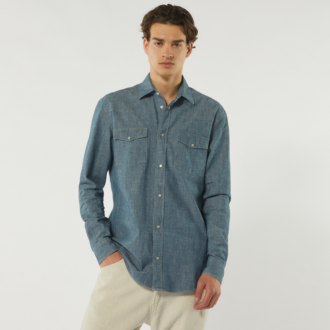 <img class='new_mark_img1' src='https://img.shop-pro.jp/img/new/icons8.gif' style='border:none;display:inline;margin:0px;padding:0px;width:auto;' />【DONDUP】classic denim shirt 23ss