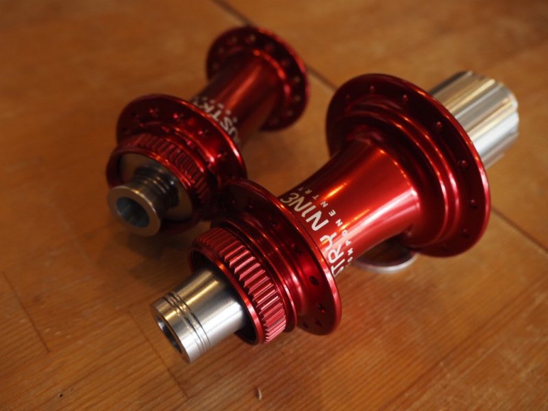 INDUSTRYNINERoad Disc Centerlock HUB SET(28H) RED