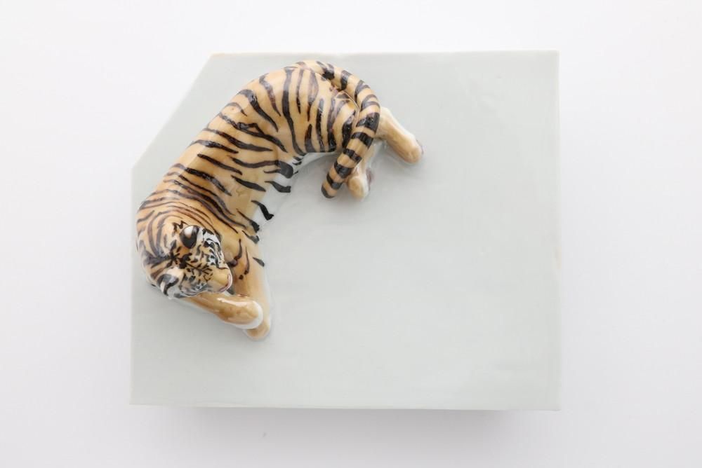 九谷焼　希少　レア　特大　大虎　竹岩虎　トラ１　高さ約６０センチ 九谷焼 希少 レア 特大 大虎 竹岩虎 トラ1 高さ約60センチ