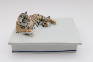 虎の台皿