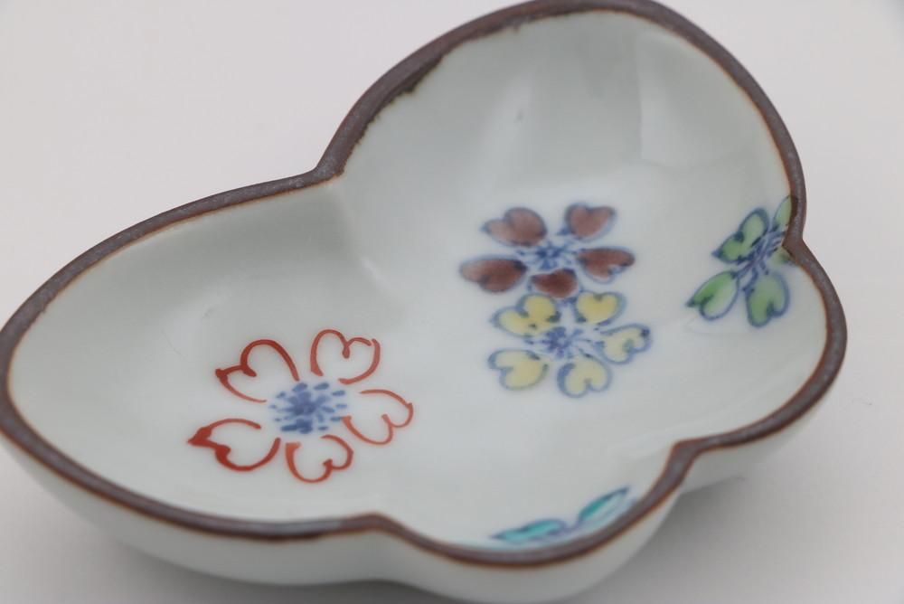 蝶豆皿 桜文 - 石川の伝統工芸 九谷焼作家通販サイト｜ギャラリー結