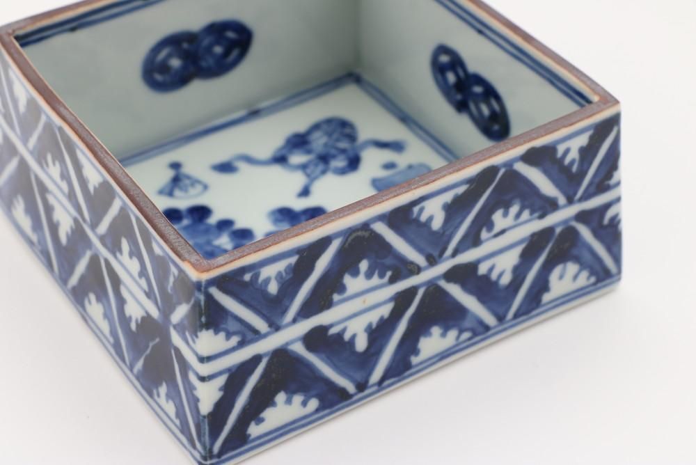 新品未使用　九谷焼 萠窯 色絵 四方鉢 吉祥文 深皿 角鉢 新品未使用 九谷焼 萠窯 色絵 四方鉢 吉祥文 深皿 角鉢 - メルカリ