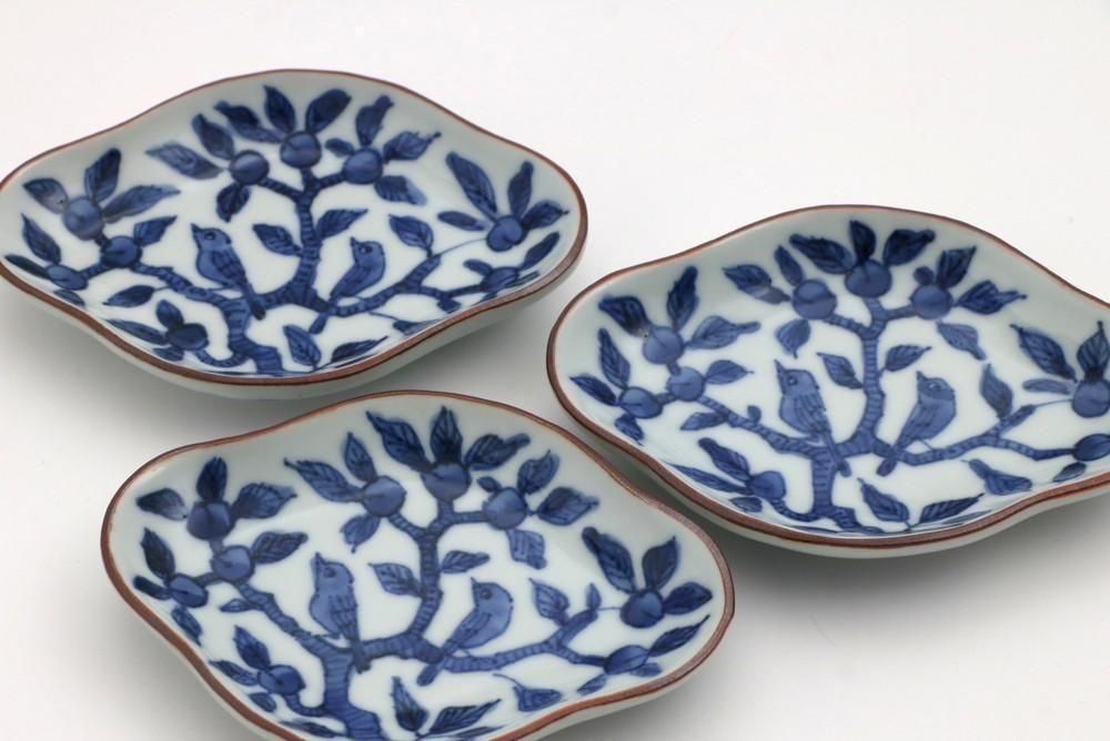 木瓜型小皿 染付 樹に鳥図 - 石川の伝統工芸 九谷焼作家通販サイト