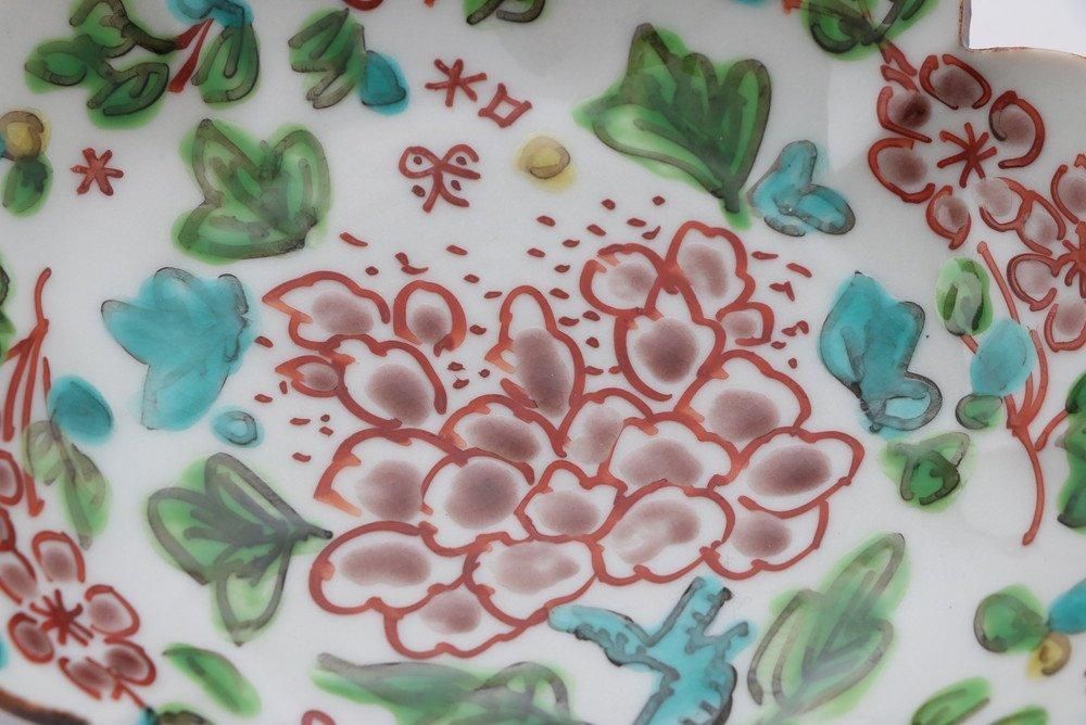 輪花皿 赤絵牡丹文 - 石川の伝統工芸 九谷焼作家通販サイト｜ギャラリー結