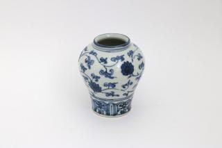 染付花入