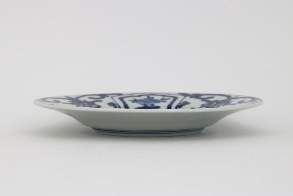 リム丸皿 染付唐草文 - 石川の伝統工芸 九谷焼作家通販サイト