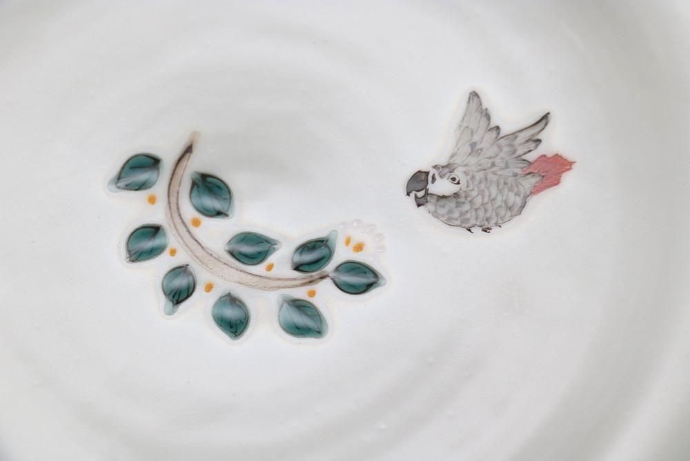 7寸リム皿 唐草インコ no.44 ヨウム - 石川の伝統工芸 九谷焼