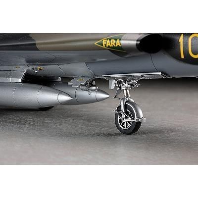 ハセガワ　1/48 ドラケン　完成品 ハセガワ 1/48 J35ドラケン：スウェーデン空軍 グレー系迷彩