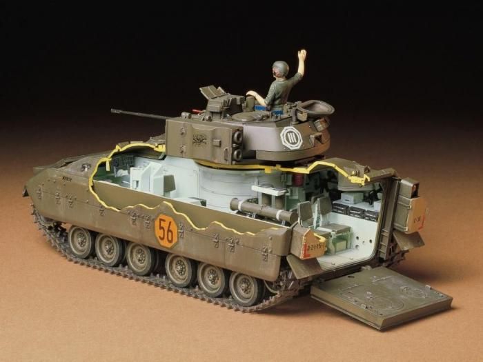1/35 M2A3 ブラッドレー歩兵戦闘車　フルインテリア　プラモデル　完成品 Amazon | モンモデル 1/35 M2A3 ブラッドレー BUSKIII フル