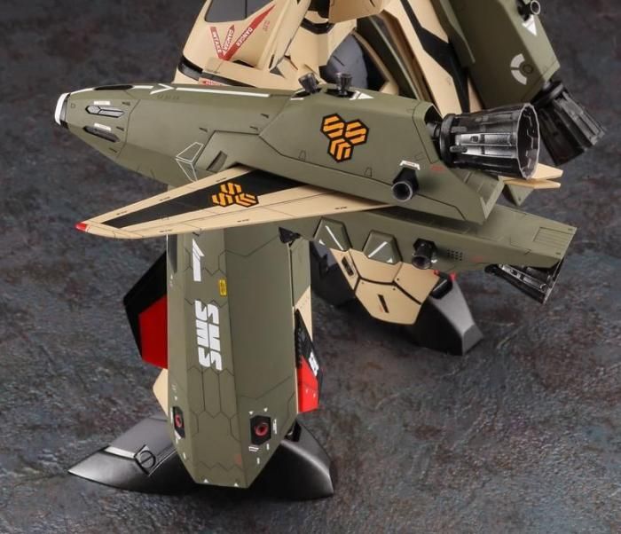 ハセガワ】65893)1/72 VF-19EF/A バトロイド イサム・スペシャル