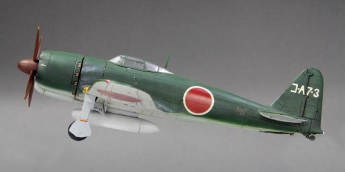 ファインモールド】FQ01)1/72 帝国海軍 局地戦闘機 烈風一一型